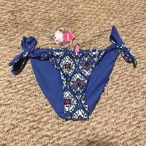 YMI swimwear blue patterned reversible bikini bottoms